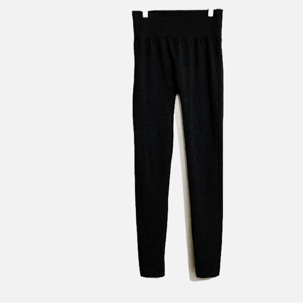 Feathers Stretchy Shiny Dark Grey Leggings. M/L